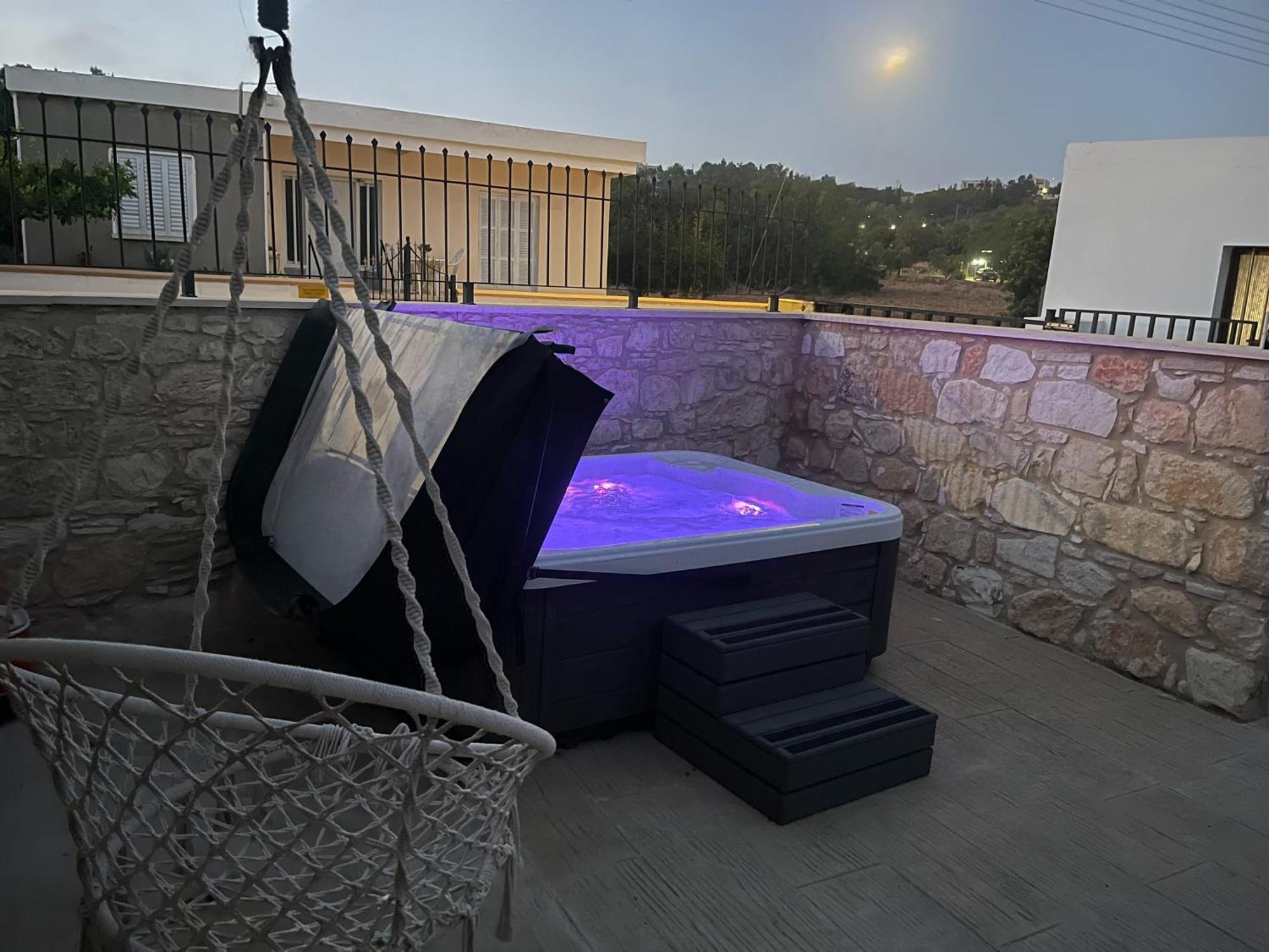 Phaedrus Living: Luxury Stone House Armou Ferienhaus