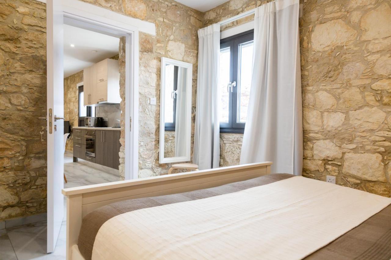 Phaedrus Living: Luxury Stone House Armou * Paphos