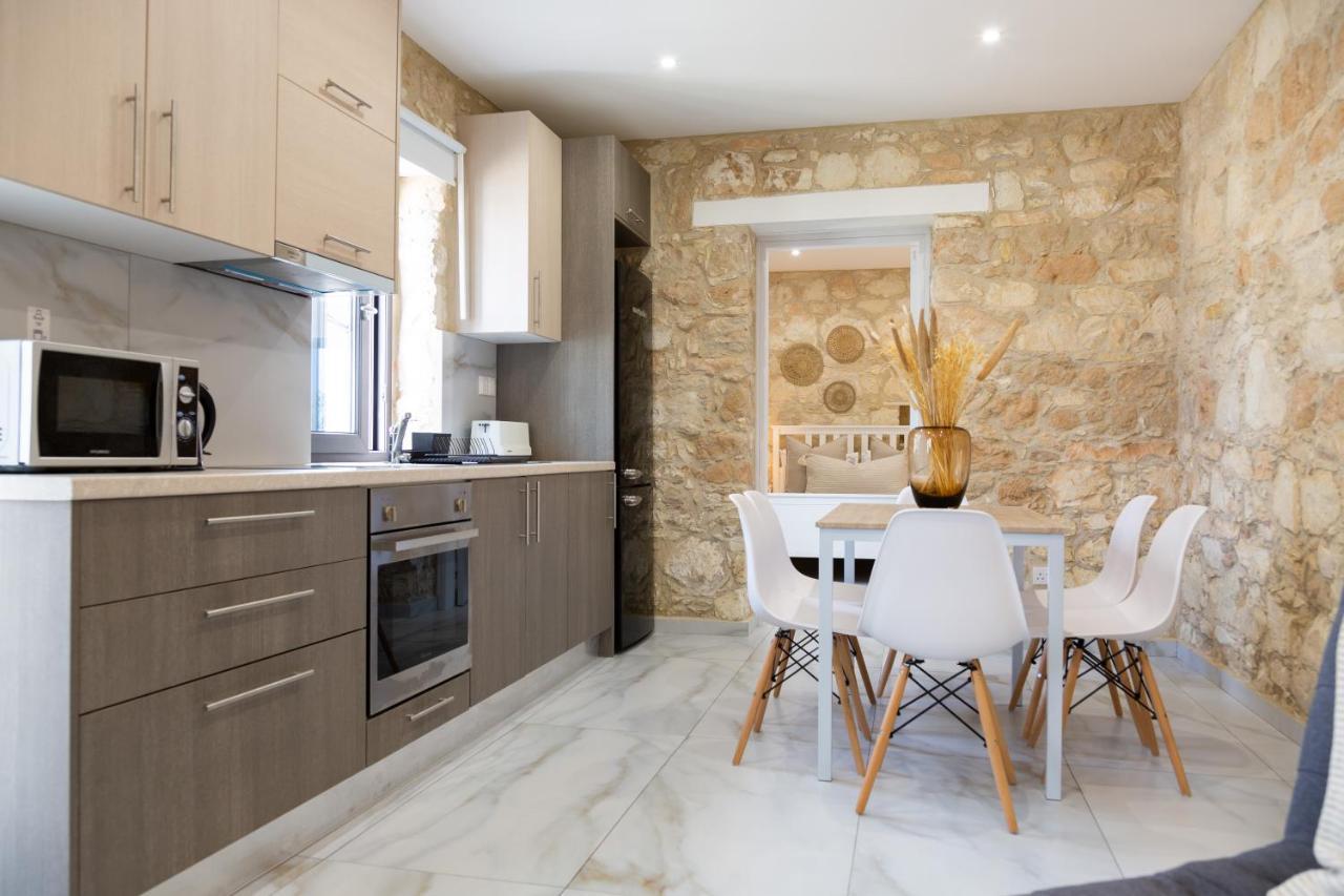 Phaedrus Living: Luxury Stone House Armou Holiday home