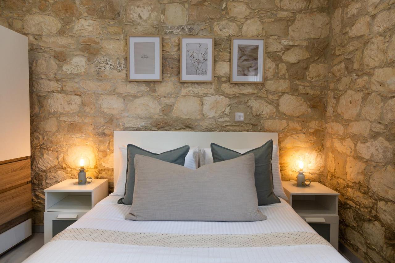 Phaedrus Living: Luxury Stone House Armou Paphos