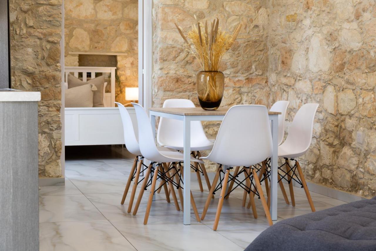 Holiday home Phaedrus Living: Luxury Stone House Armou *